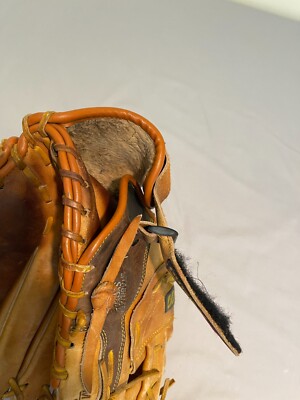 MIZUNO MZ 1395 PROFESSIONAL MODEL STEERHIDE SOFTBALL GLOVE MZ1395