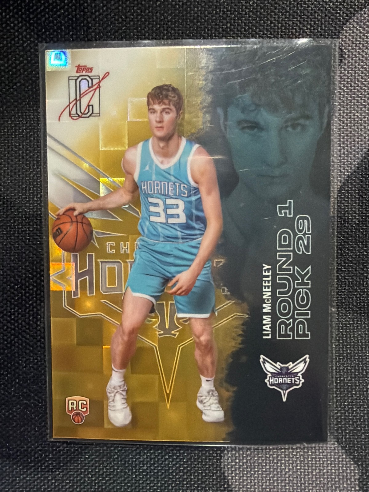 2025-26 Topps Signature Class 141 Liam McNeeley Chrome Pandora Yellow Refractor