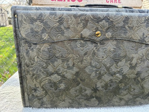 Kit distributore cosmetici vintage MCM Holiday Magic D con custodia e scatola - Foto 2 di 22