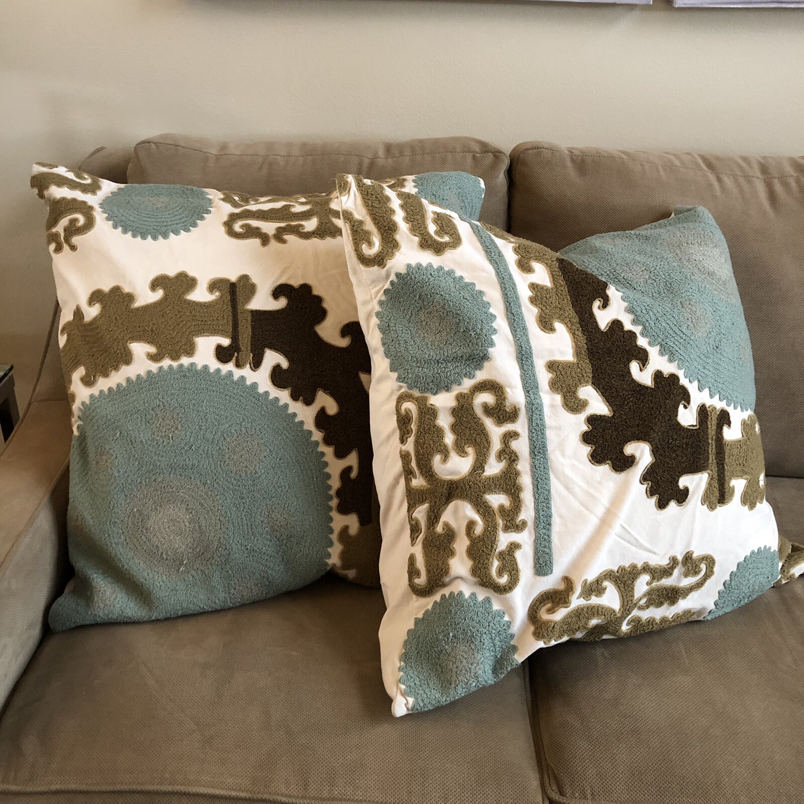 Pottery Barn Set 2 Lola Embroidered Pillows 16 For Sale Online Ebay