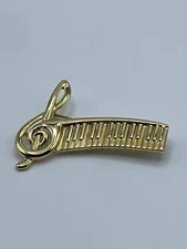 Signed AJC Gold Tone Piano Treble Cleft Brooch Pin Note Keyboard Music Vintage