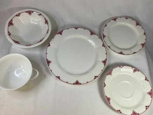Villeroy & Boch Forum Dinner Setting - Picture 8 of 12