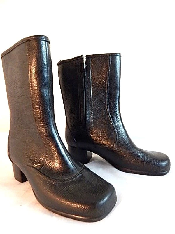 Vintage 1970s Black Rubber Rain Snow Galoshes Vegan Mock Toe Heels Mod Boots 5 - Image 4 of 4