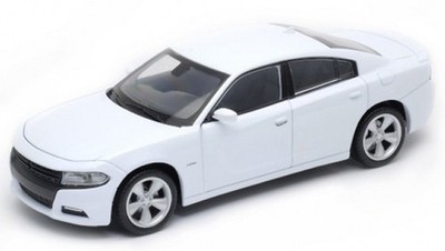 Dodge Charger RT 2016 white diecast modelcar 24079 Welly 1:24