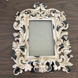 Shabby Chic Decor Chippy Paint Heavy Ornate Picture Frame 8x11 Holds 4 X 6 Photo