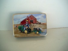 S & W JOHN DEERE TRACTOR RIDE KNIFE WITH TIN - SEALED