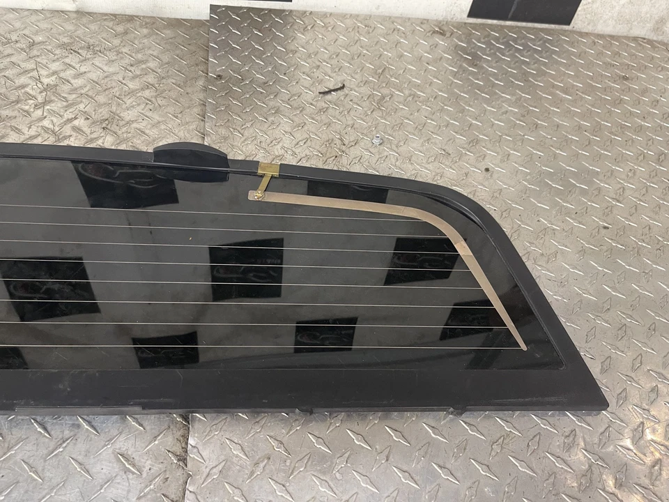 2002-2013 Chevrolet Avalanche Back Glass Heated Oem AJ1 Tested - Image 2 of 4