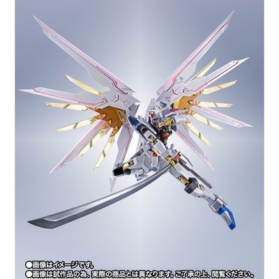 Bandai METAL ROBOT Spirits Mighty Strike Freedom Gundam Final