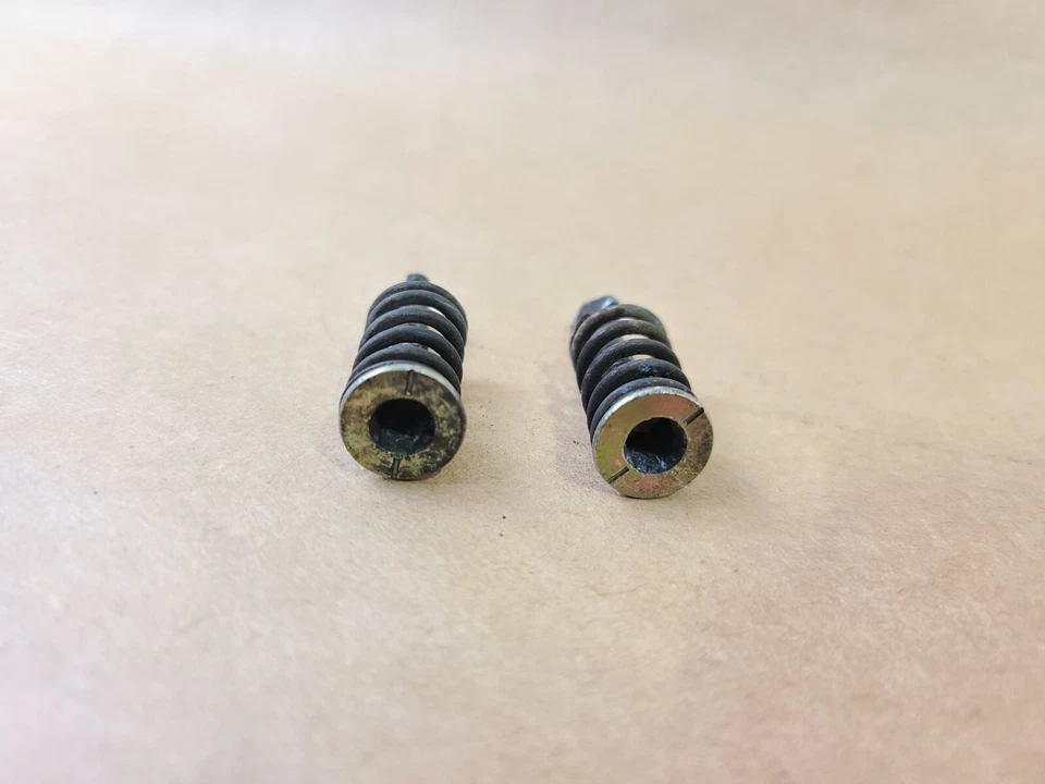 2x OEM BMW E30 Z3 318ti Rear Emergency E-Brake Shoe Pad Pin Spring - Image 3 of 3