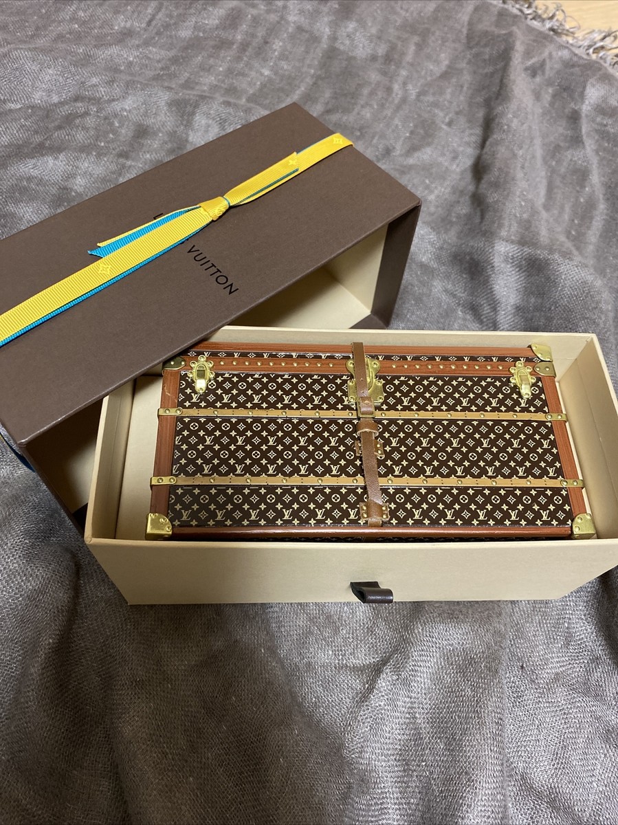 LOUIS VUITTON Novelty Miss France Trunk Object Figurine Not for