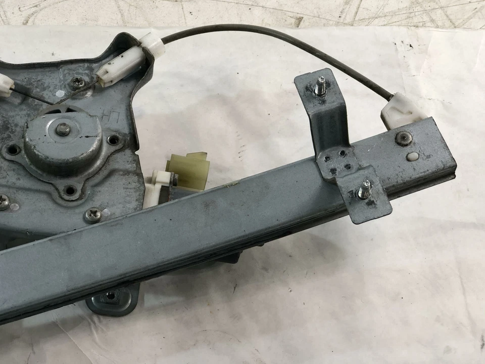 GMC Yukon 2007 conductor trasero izquierdo regulador de ventana OEM Foto 4 de 4