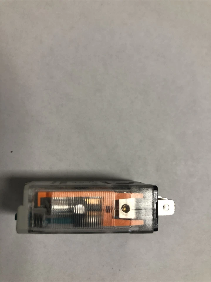 7 pes de Dayton 1EHE9 Relé SPDT 20Amp 6VDC Botón LED Foto 2 de 4