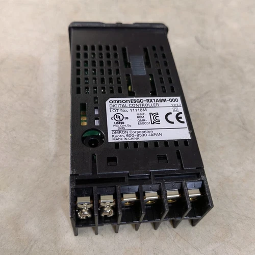1PC  Digital temperature controller  E5GC-RX1A6M-000