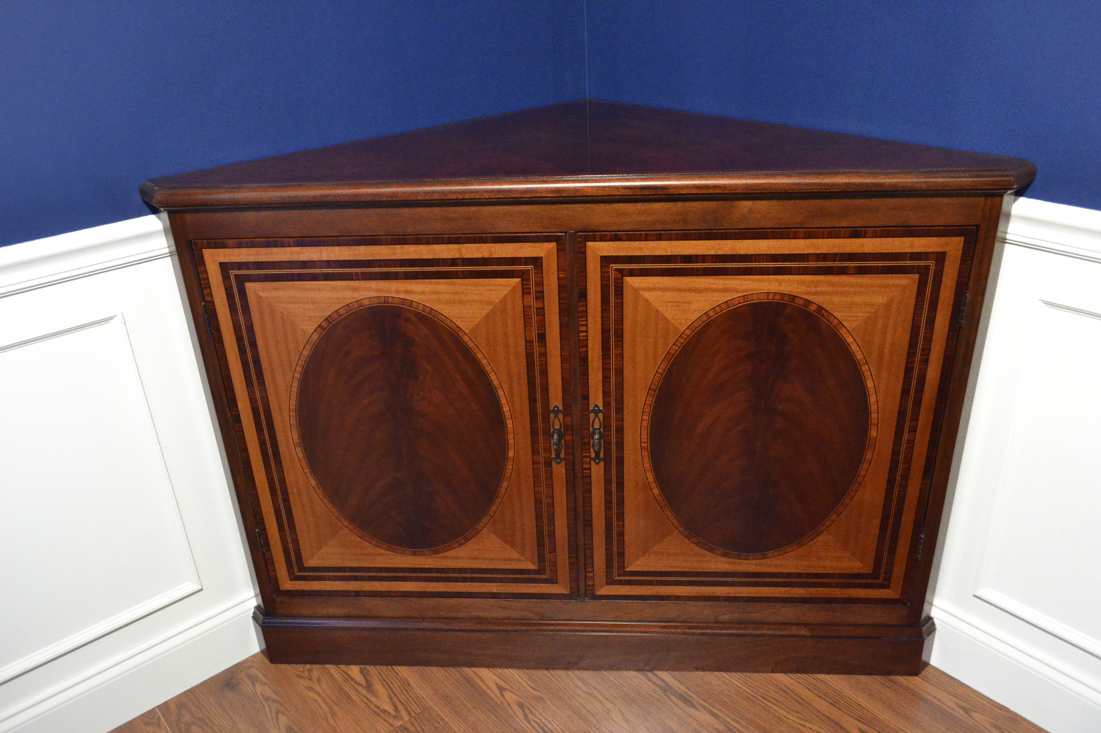 Leighton Hall Traditional Mahogany Two Door Corner Buffet Cr