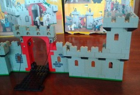 Vintage LEGO 6073 Black Falcons Knight's Castle Almost Complete w/Instructions 