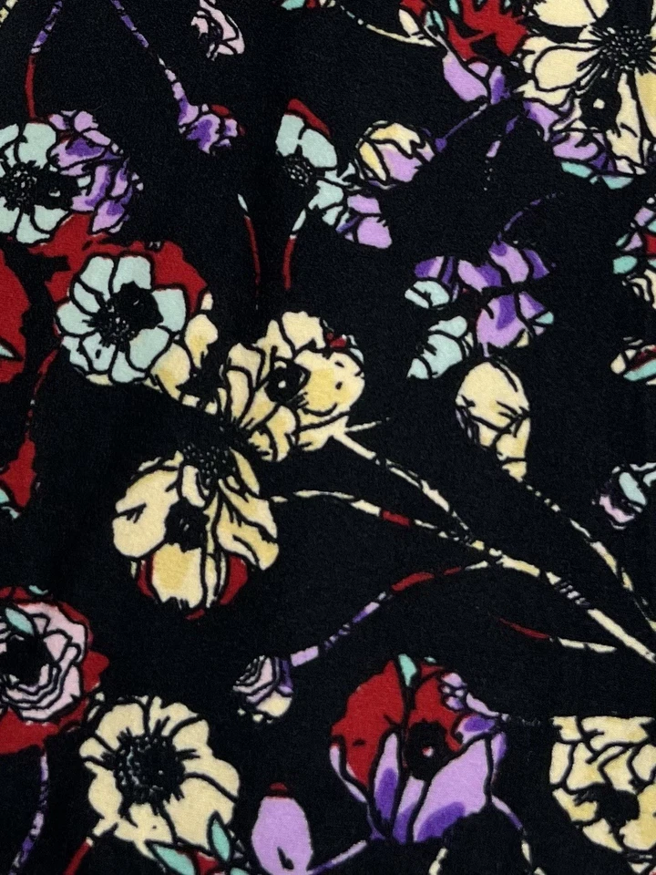 Leggings LuLaRoe TC Alto Curvilíneo Floral NEGRO PÚRPURA Colorido Abstracto Calce Elástico Foto 3 de 4