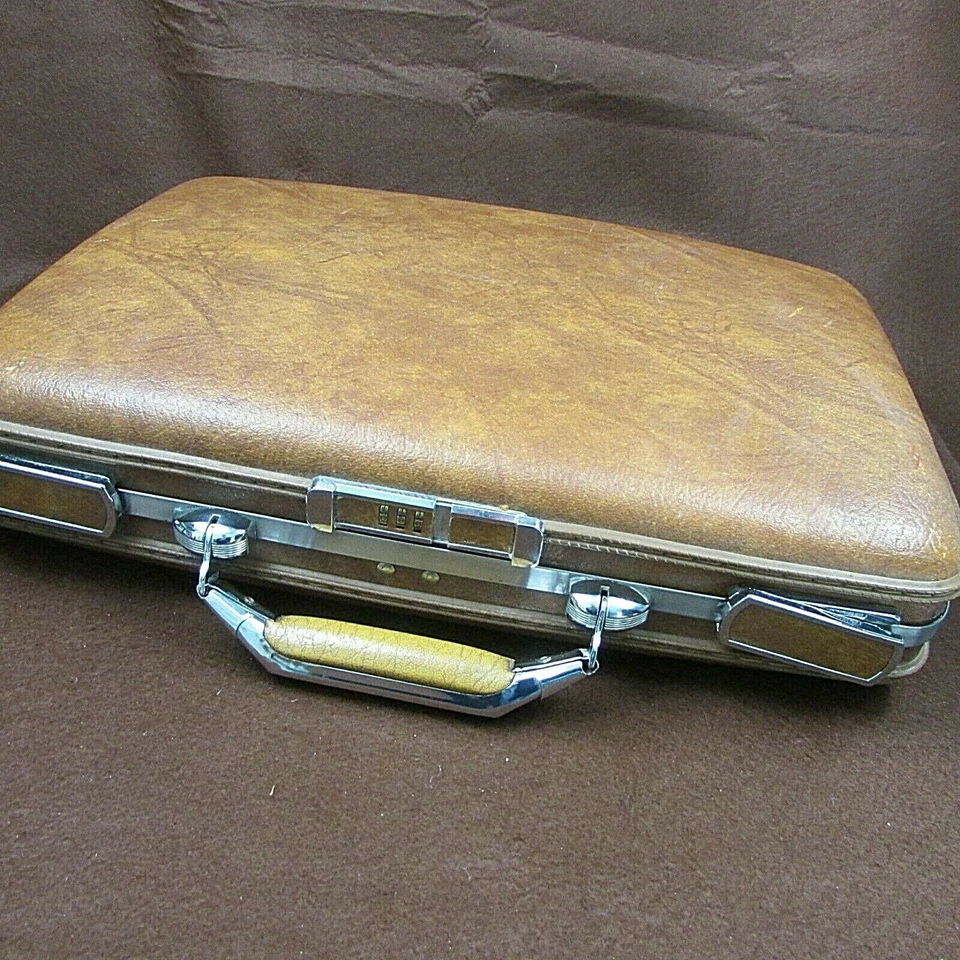 Vintage Escort American Tourister Briefcase Size Hard Shell Brown Luggage  - Image 3 of 4