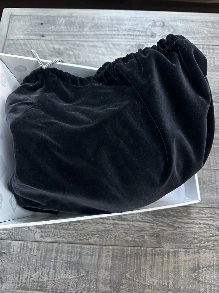 Charles Owen Horseback Riding Helmet,Black W/Platinum Ring,Worn Only A Few Times - Изображение 3 из 4