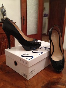 Guess Donna Scarpe con i tacchi | FASHIOLA.it