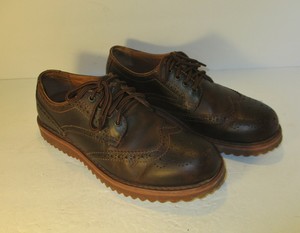 skechers wingtip