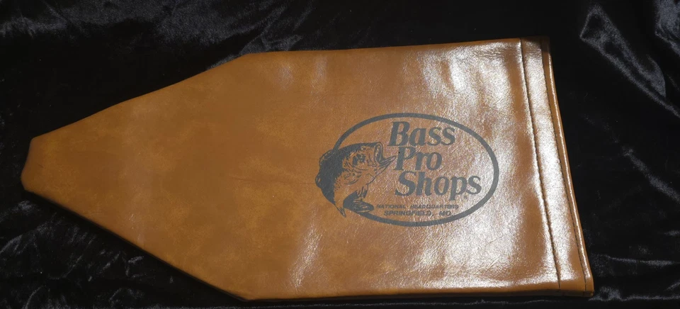 1 capa protetora de vinil molinete de pesca BASS PRO SHOPS com fechos de gancho e laço - Imagem 2 de 4