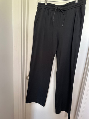 NICE! Lululemon Size 10 Black Joggers (without elastic at bottom)