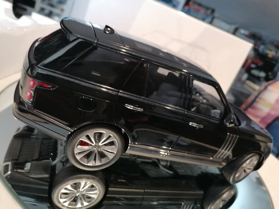 LCD Models 1/18 Range Rover Autobiography First Edition 2020 Black Met MINT Box - Immagine 2 di 4