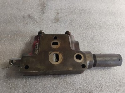 I.H./FARMALL Hydraulic Control Valve 383267R94