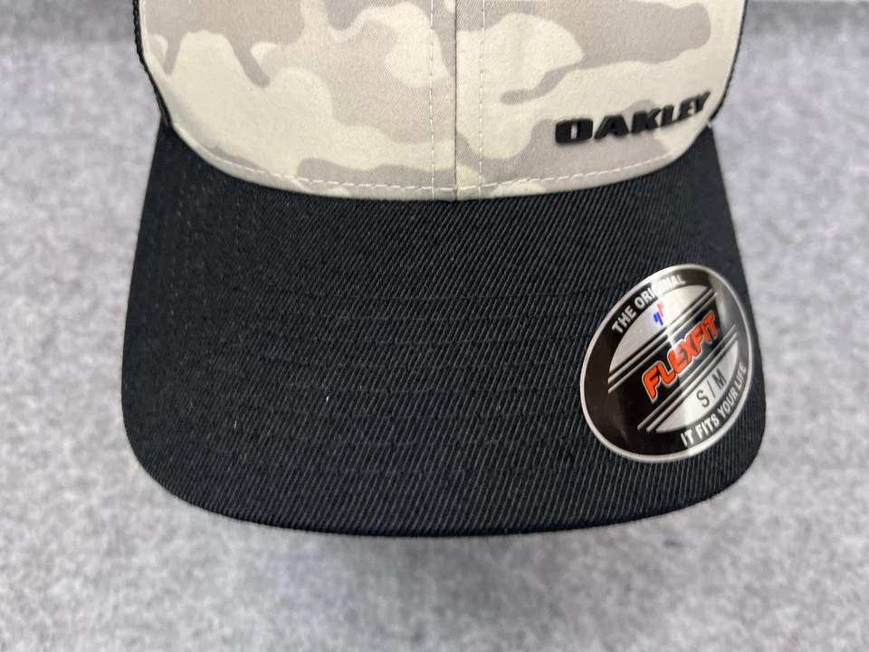 Gorra Oakley Ajustada Adulto Mediana Negra Blanca Gris Camuflada Poliéster Camionero Foto 3 de 4