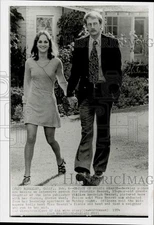 1974 Press Photo Patricia Hearst and fiance Steven Weed in California