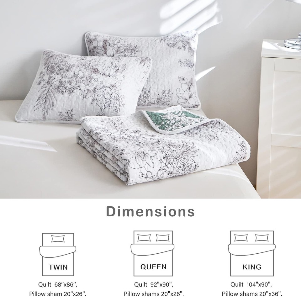 Green and White Reversible Quilt Set King Size, 3 Pieces Elegant