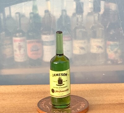 Puppenhaus Jameson Whisky Etikett auf einer Glasflasche Maßstab 1:12 Getränk Tumdee