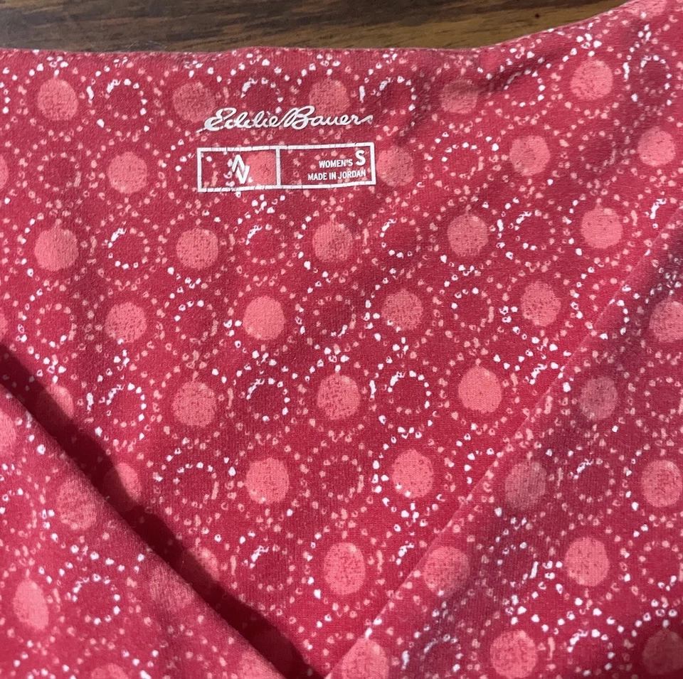 Vestido Eddie Bauer para mujer pequeño sin mangas rojo estampado circular cuello en V  Foto 3 de 4