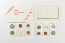 1982-P Philadelphia Uncirculated Souvenir Mint Set W/ Envelope *8961