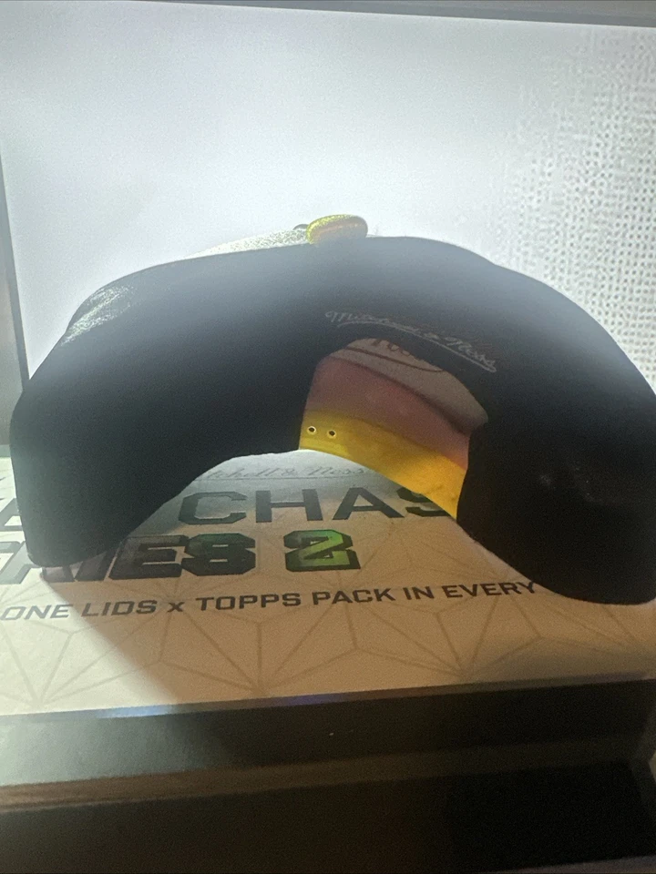 Topps 2025 Lids x Player Chase Series 2 Roberto Clemente Hat Limited Edition - Image 3 of 4