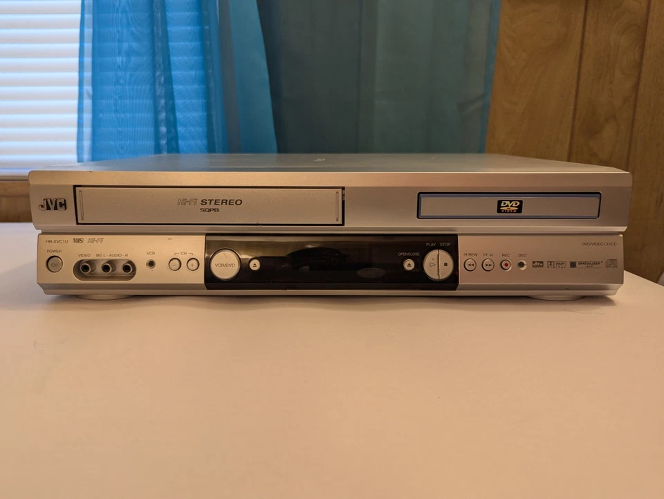 JVC HR-XVC1U DVD VCR Combo Reproductor Grabadora VHS 4 Cabezales Hi-Fi Sin Control Remoto.  Foto 2 de 4