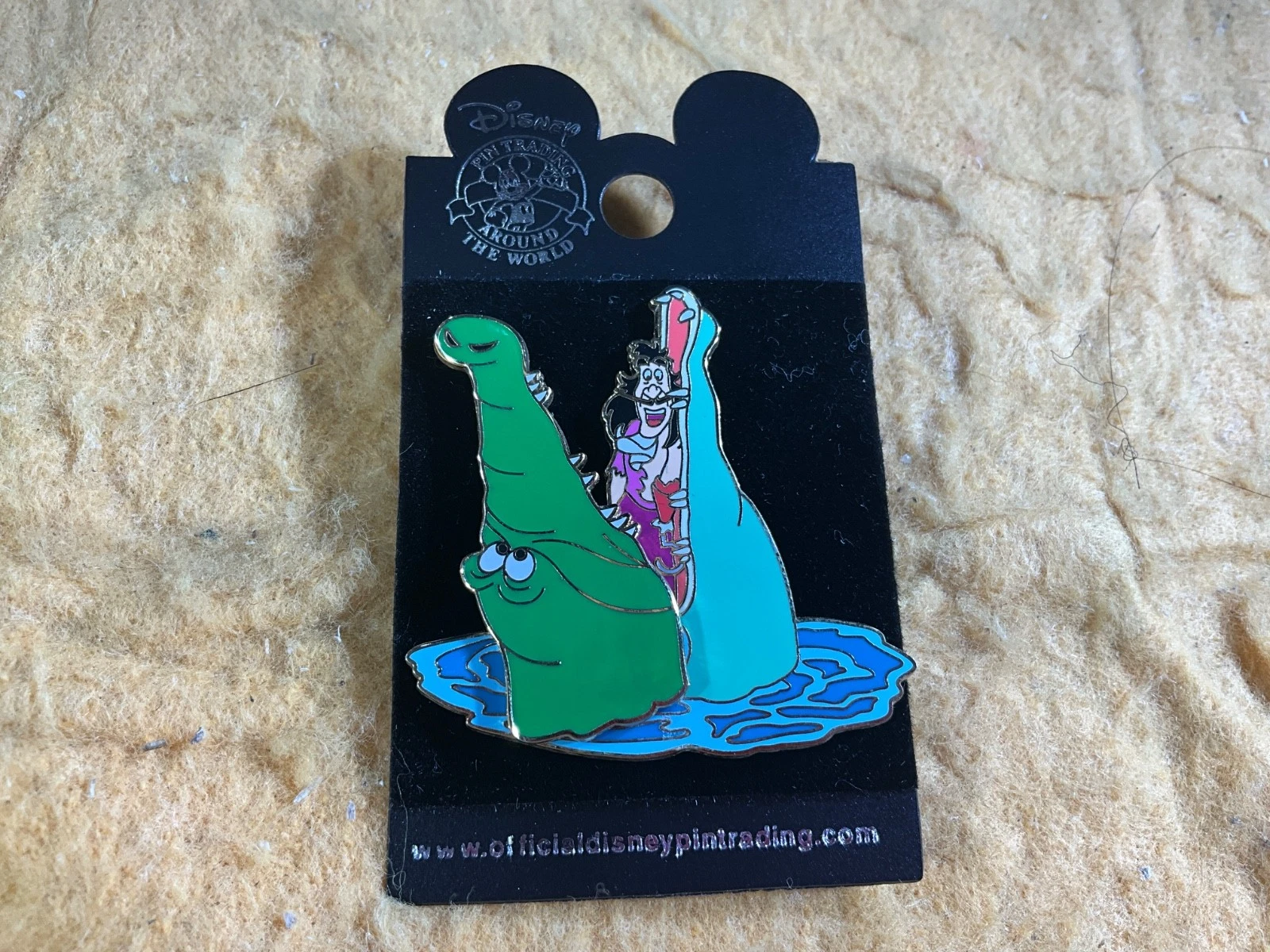 T12-39 DISNEY PIN - CAPTAIN HOOK INSIDE OF THE CROCODILE’S MOVING MOUTH - 2005
