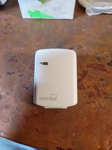 Leviton VRPD3-1LW Smart Plug-In Light Dimmer Z-Wave