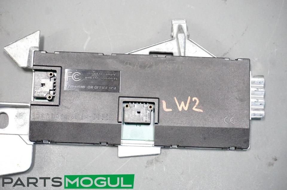 Amplificador de antena Mercedes-Benz E350 W211 2009 A2118202989 OEM Foto 2 de 4