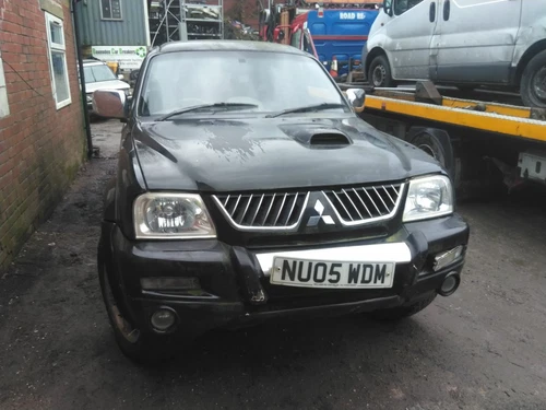 Mitsubishi L200 Mk3 Animal Pick Up 2005 Headlight/headlamp (o/s Driver)