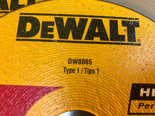 4 Pack of Dewalt DW8065 Type 1 Cut Off Wheel 7" x .055" x 7/8" - Free Shipping - Picture 3 of 6