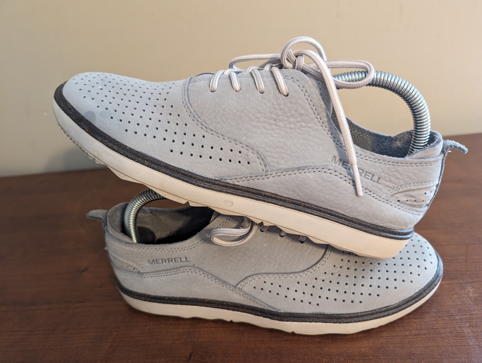 Merrell Around Town Air Sleet in pizzo da donna taglia 8 J03692. Scarpe sneakers grigie