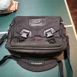 Zo Messenger Bag | eBay