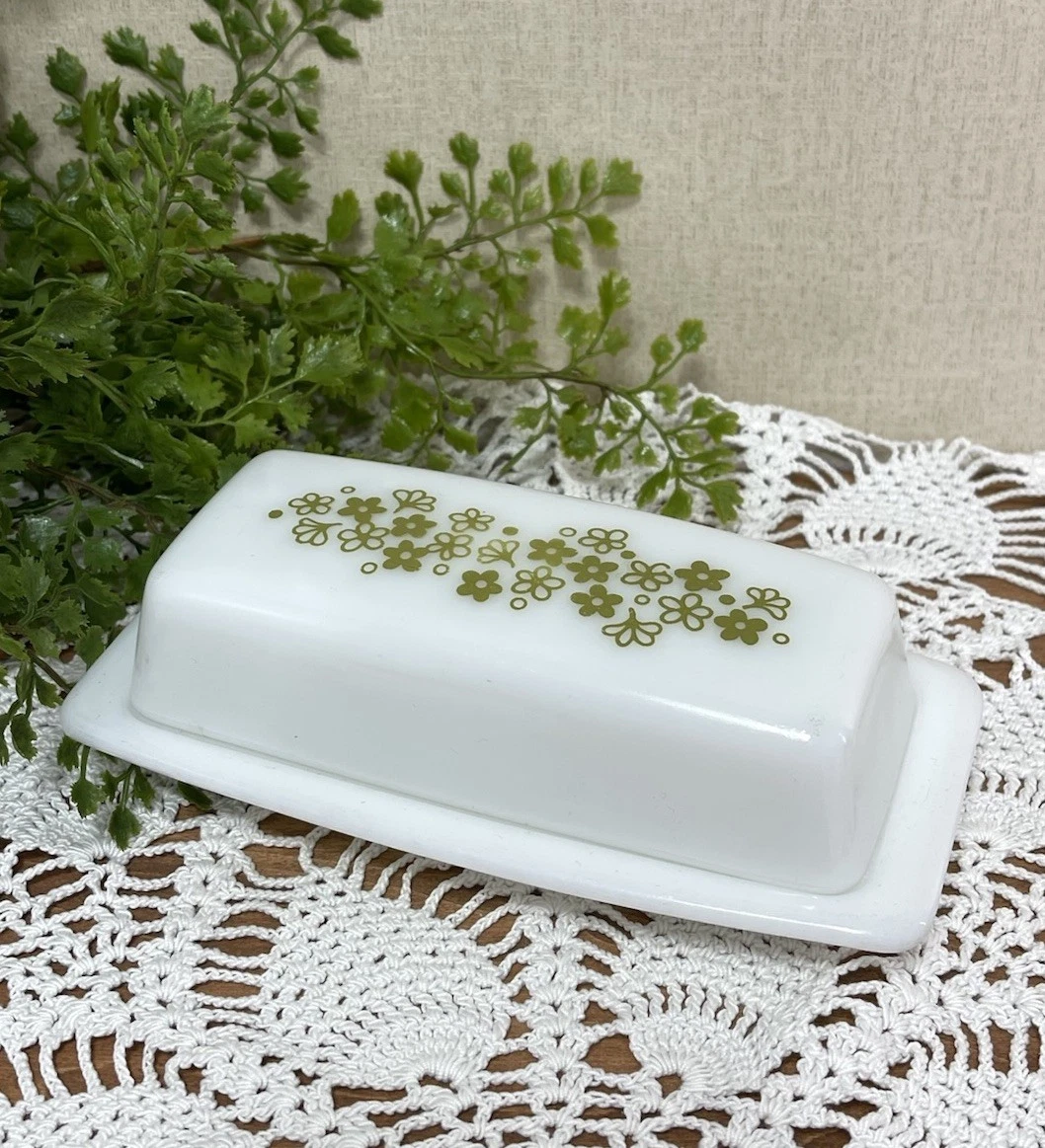 Vintage Pyrex Green Spring Blossom Crazy Daisy 7 inch Butter Dish w Lid USA