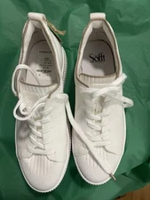 SOFFT Women’s Faro Sneakers. Size 8.5