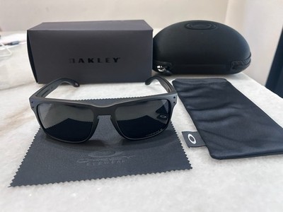 New Oakley Holbrook Polarized Black Lens Sunglasses Matte Black  Frame OO9102