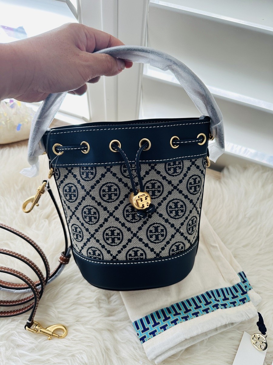 TORY BURCH　Tモノグラム パテント エンボス ミニバケット Tモノグラム エンボス ミニ バケットバッグ | TORY BURCH