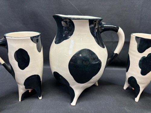 5 Piece Lot ~ Vintage "COW" 48 oz Pitcher and (4) Footed Mugs ~ 5 1/2" Tall - Picture 3 of 9