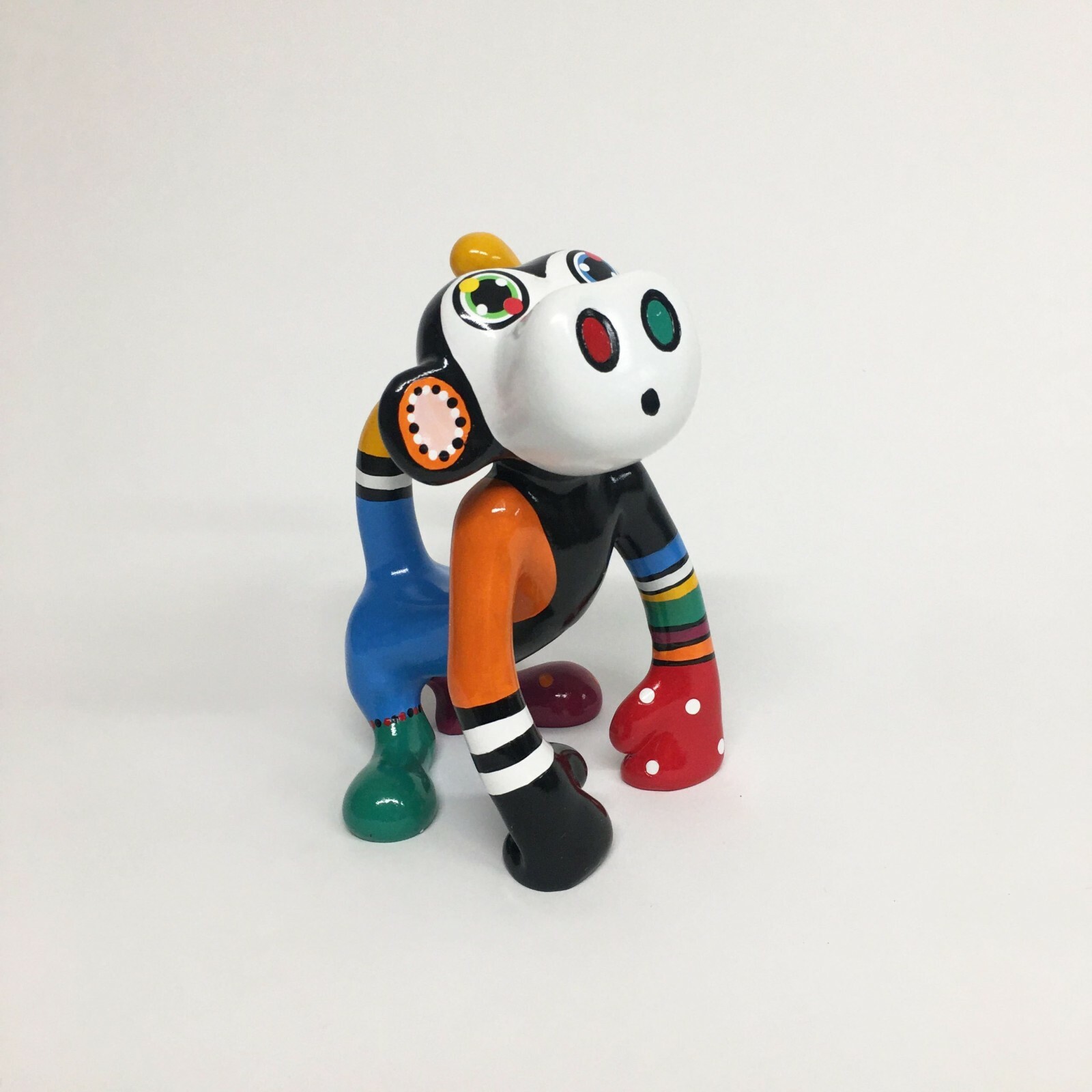 Singe Burki Jacky Zegers figurine colorée pour salon moderne 22 cm