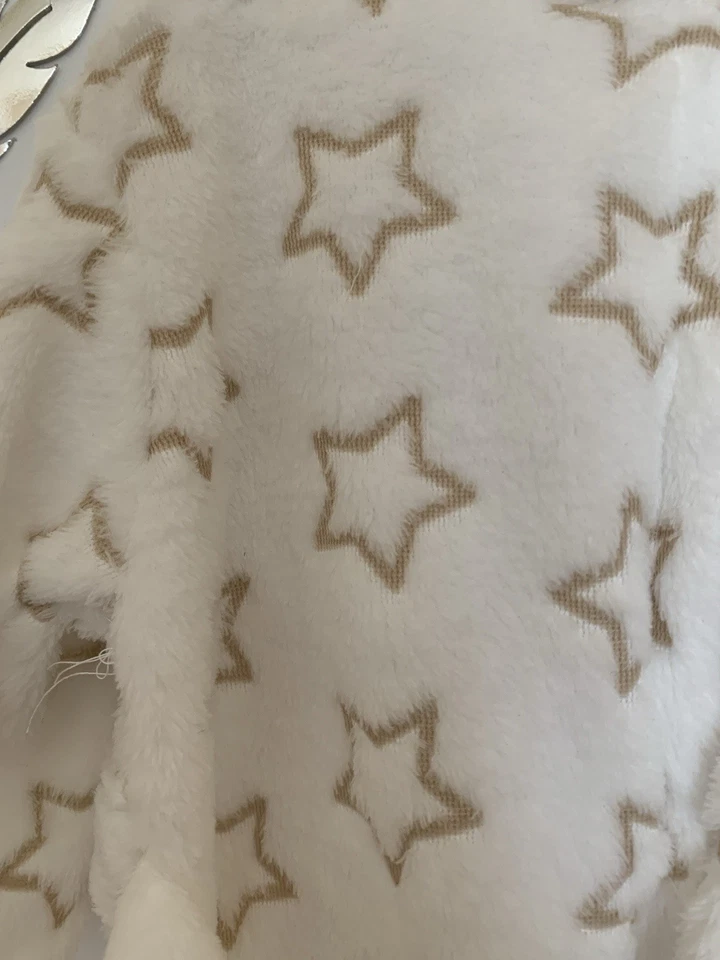 Albornoz con capucha y cinturón para bebé DKNY (talla 6-9 meses) Foto 3 de 4